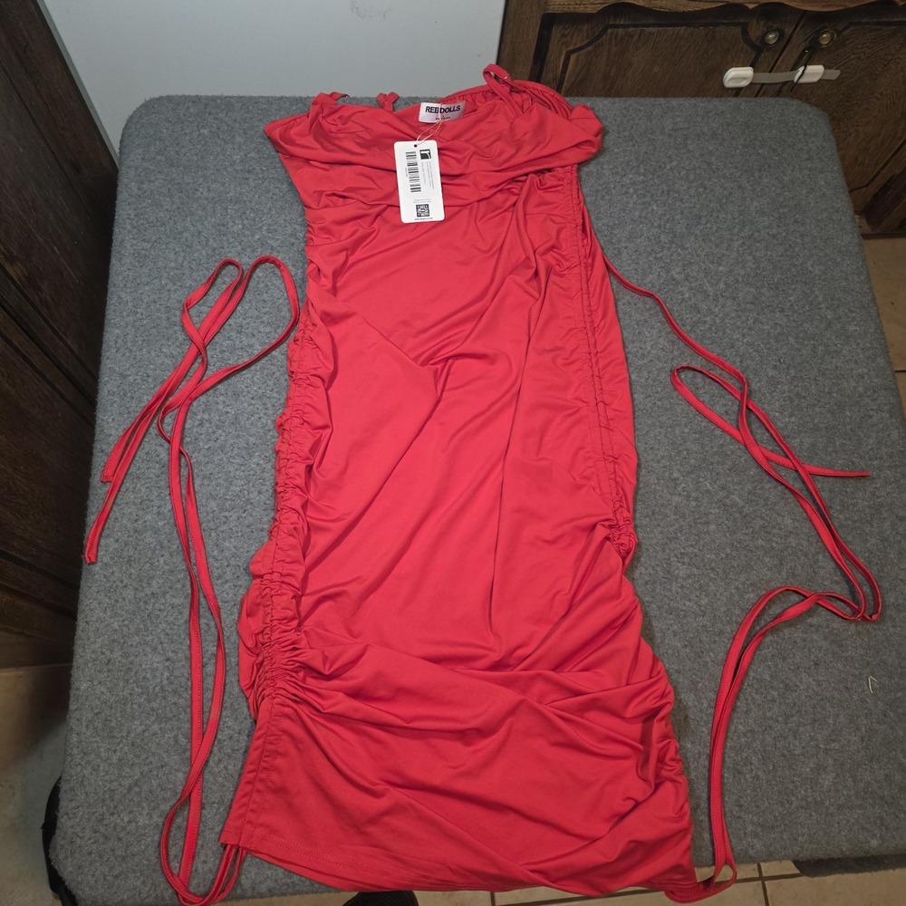 vibrant red Rebdolls bodycon midi dress Large New D2
